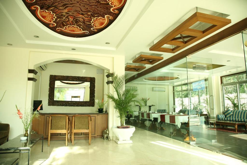 The Royal Residency Hotel Yeni Delhi Oda fotoğraf