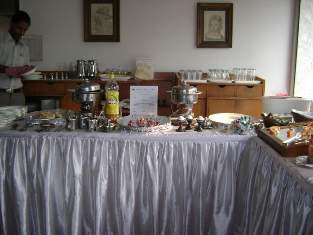The Royal Residency Hotel Yeni Delhi Oda fotoğraf