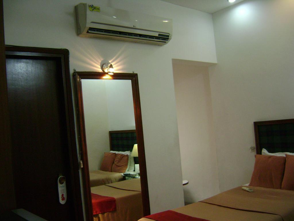 The Royal Residency Hotel Yeni Delhi Dış mekan fotoğraf