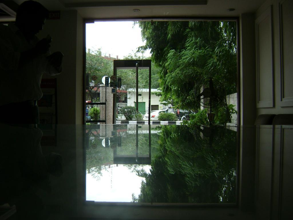 The Royal Residency Hotel Yeni Delhi Dış mekan fotoğraf