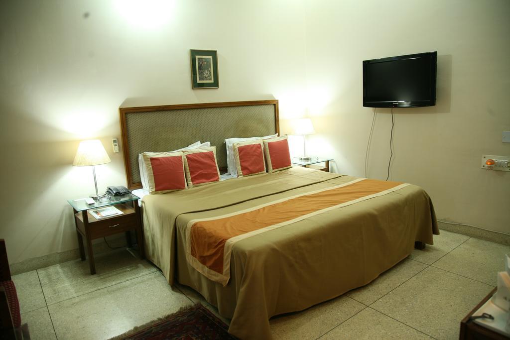 The Royal Residency Hotel Yeni Delhi Dış mekan fotoğraf