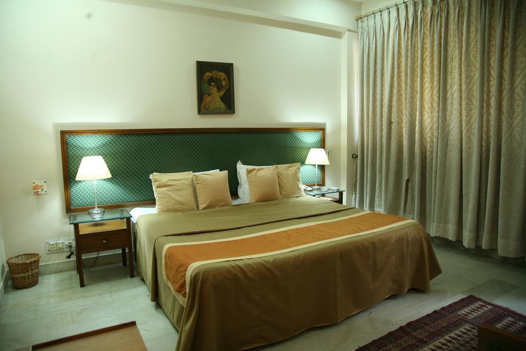 The Royal Residency Hotel Yeni Delhi Dış mekan fotoğraf