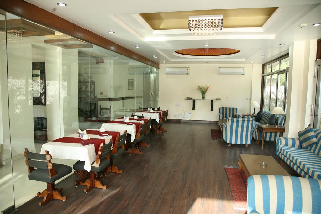 The Royal Residency Hotel Yeni Delhi Dış mekan fotoğraf