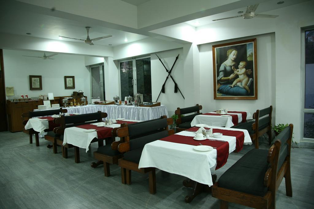 The Royal Residency Hotel Yeni Delhi Dış mekan fotoğraf